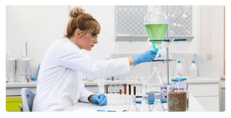 solvent-free CO2 extraction of MIT from red vein mitragyna speciosa leaves